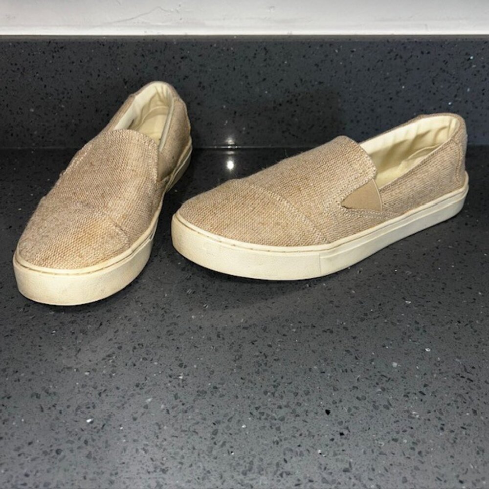 Toms Shoes For Women Tan White Size 9 Gently Used